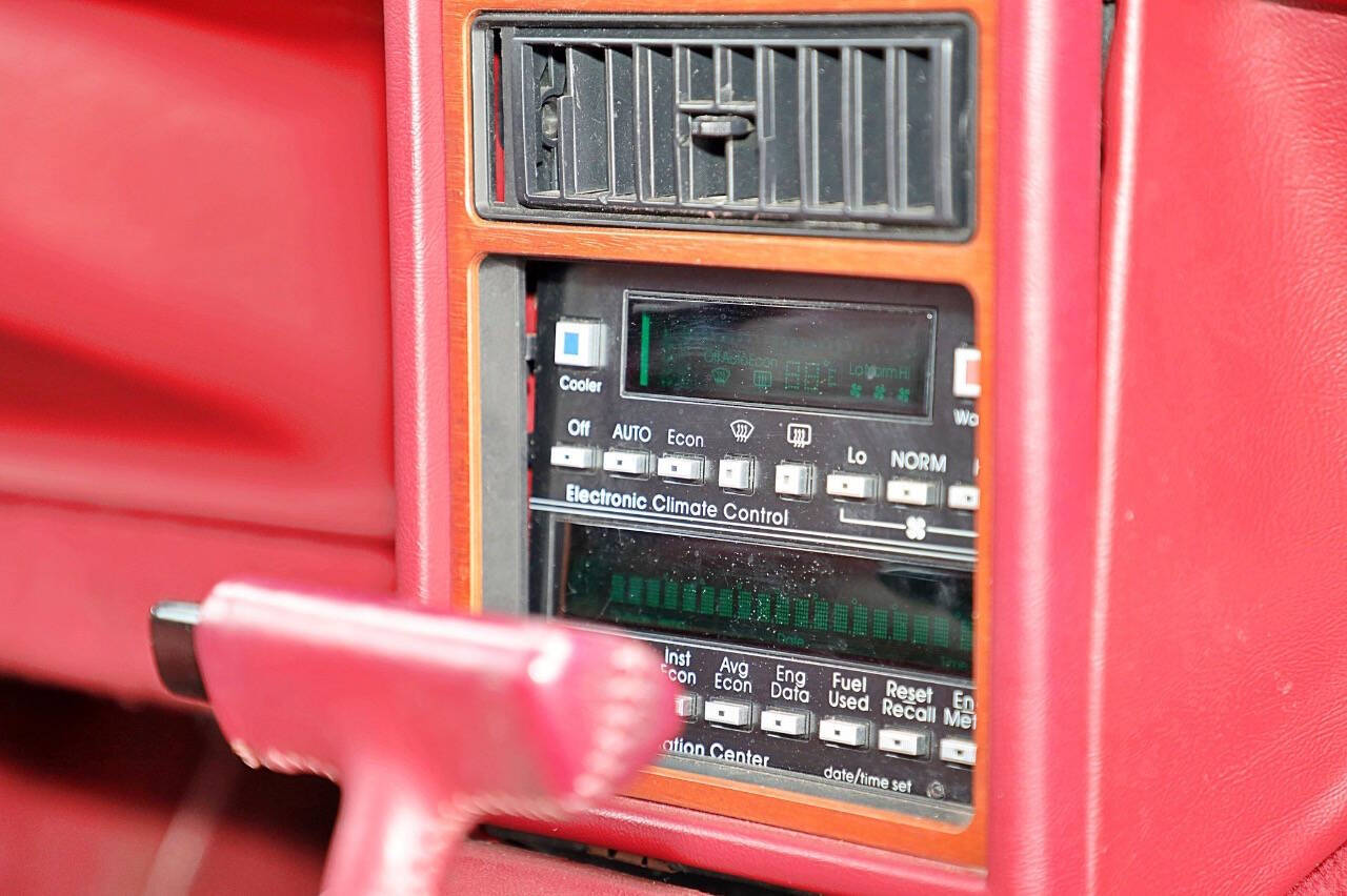 1988 Cadillac Eldorado Biarritz 57