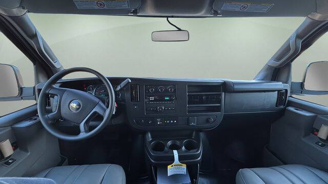 2025 Chevrolet Express 2500