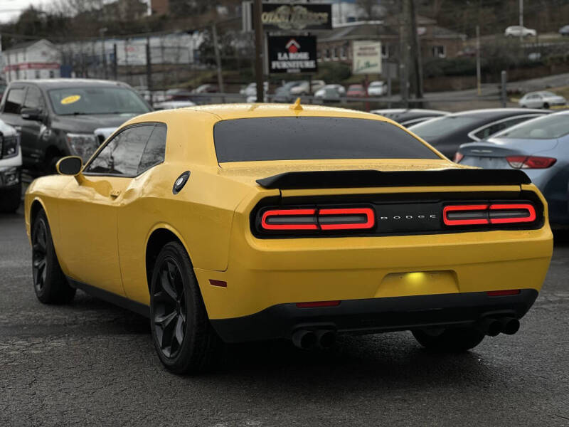 2017 Dodge Challenger SXT