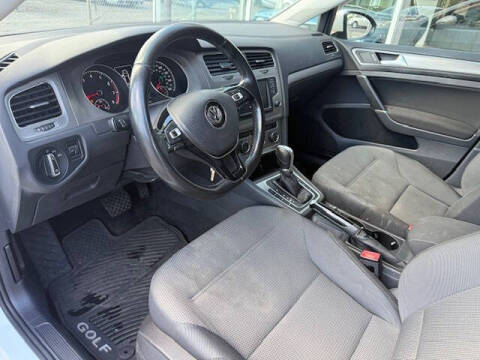 2017 Volkswagen Golf TSI SE