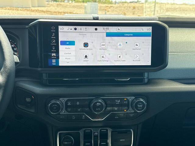 2025 Jeep Gladiator Willys