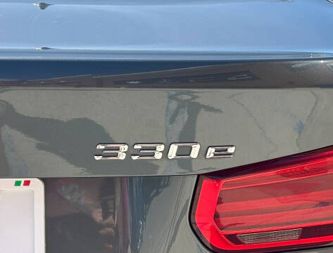 2017 BMW 3 Series 330e iPerformance