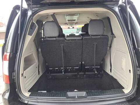 2013 Chrysler Town and Country Touring