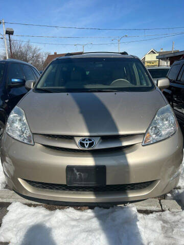 2007 Toyota Sienna for sale at MKE Avenue Auto Sales in Milwaukee WI