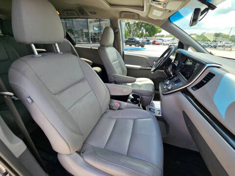 2017 Toyota Sienna