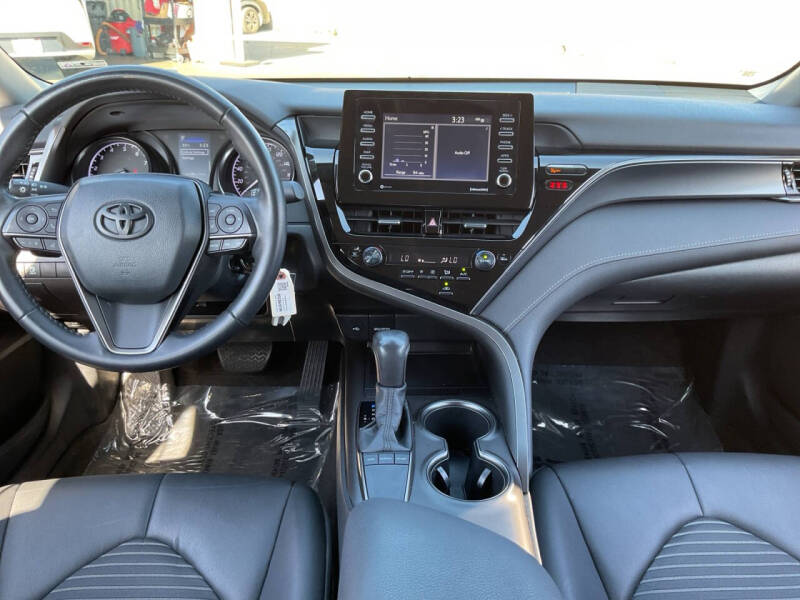 2022 Toyota Camry SE