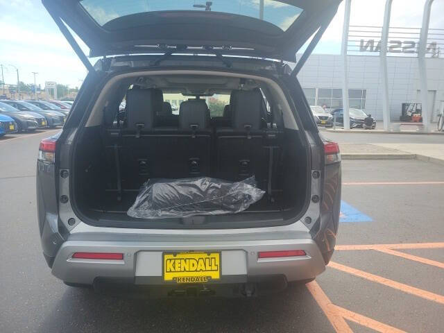 2025 Nissan Pathfinder Platinum