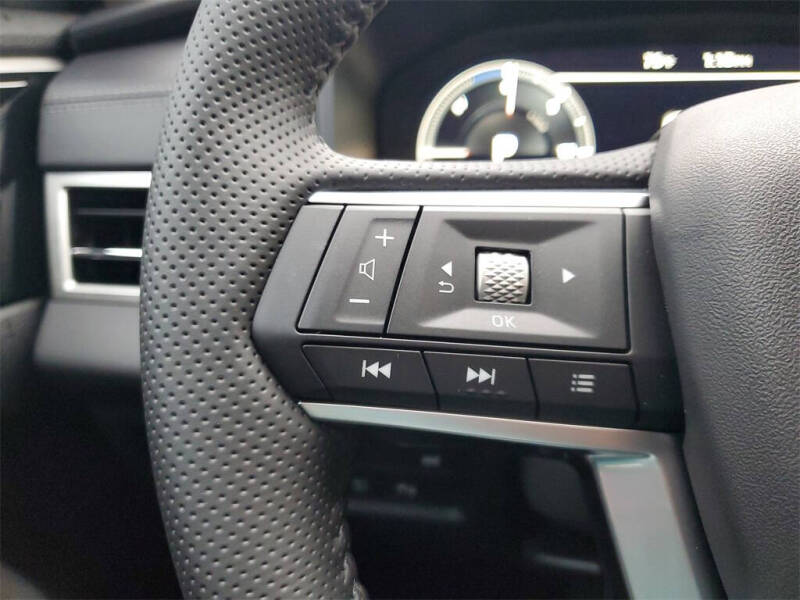 2025 Mitsubishi Outlander PHEV SE