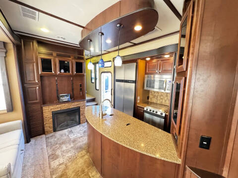 2014 Keystone RV Voltage