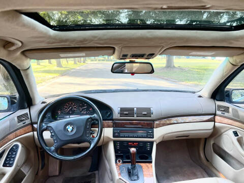 2002 BMW 5 Series 525i