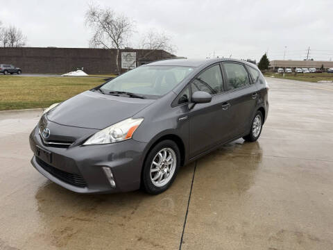 2013 Toyota Prius v Two