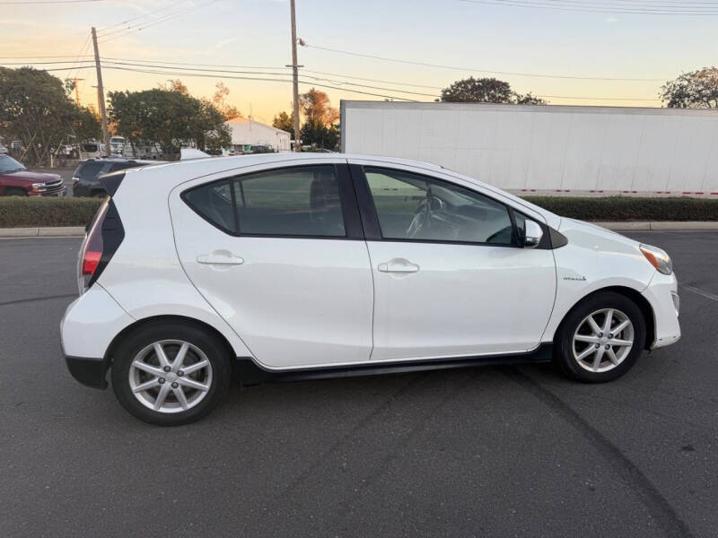 2017 Toyota Prius c One
