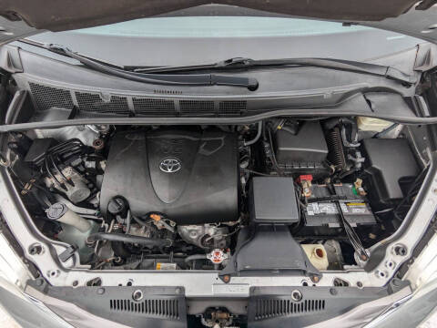 2017 Toyota Sienna XLE 8-Passenger