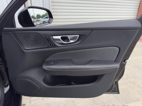 2024 Volvo S60 B5 Plus Black Edition