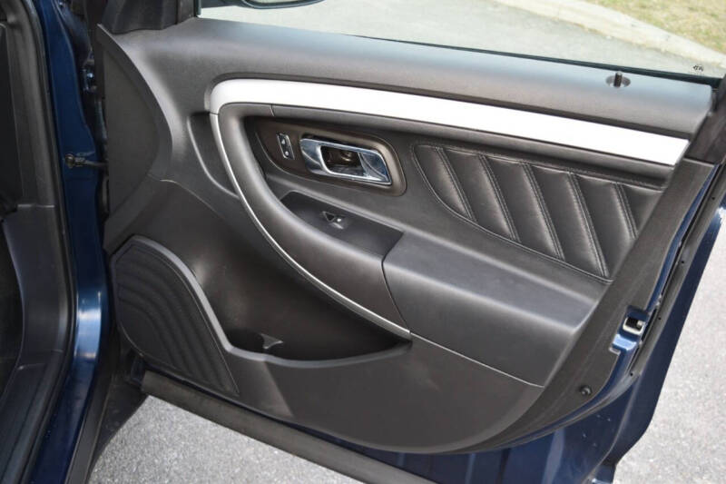 2016 Ford Taurus SEL