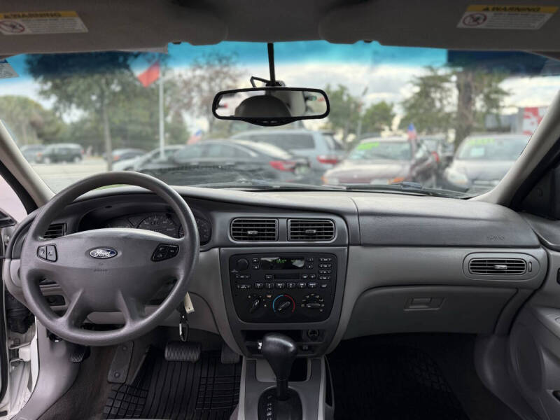 2003 Ford Taurus SES