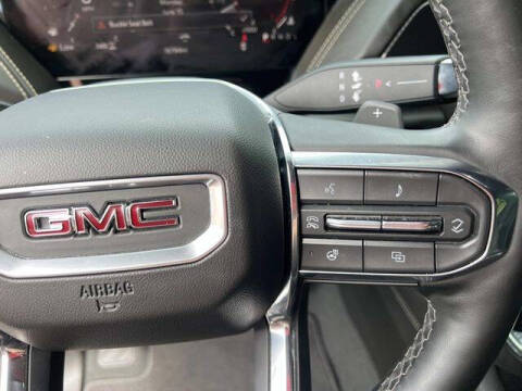2025 GMC Yukon Elevation