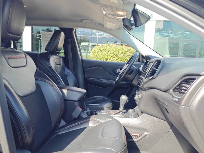 2020 Jeep Cherokee Trailhawk