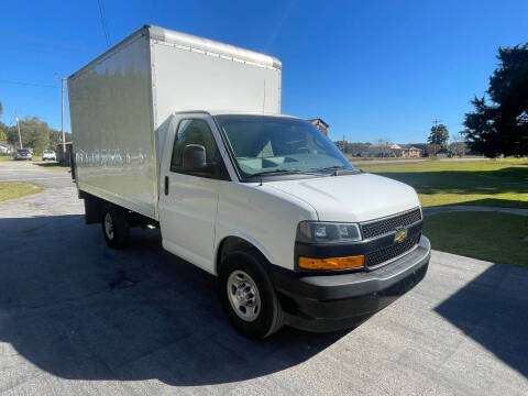 2018 Chevrolet Express for sale at RAYMOND TURNER MOTORS in Pamplico SC