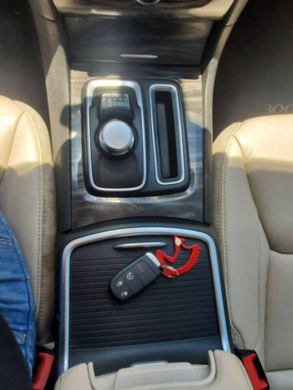 2017 Chrysler 300 Limited