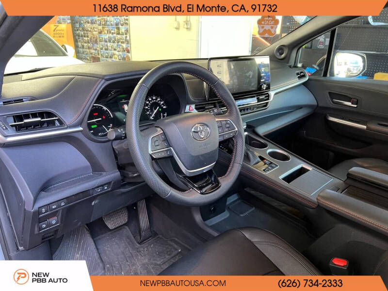 2023 Toyota Sienna XSE 7-Passenger
