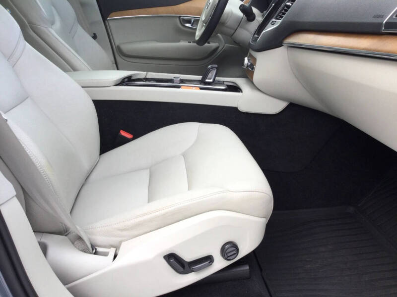 2021 Volvo XC90 Recharge T8 Inscription Expression 7P