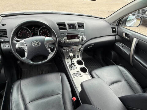 2011 Toyota Highlander SE
