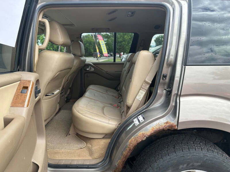 2006 Nissan Pathfinder LE