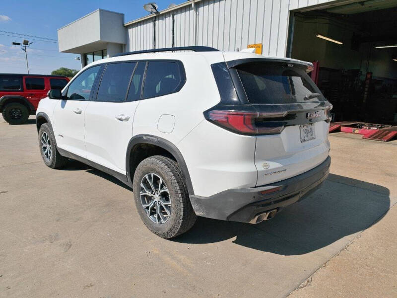 2026 GMC Acadia AT4