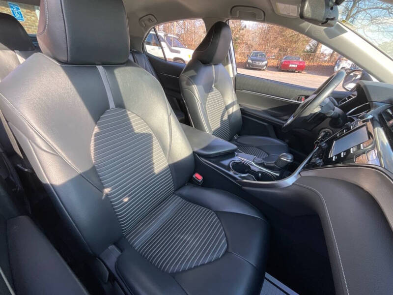 2019 Toyota Camry SE