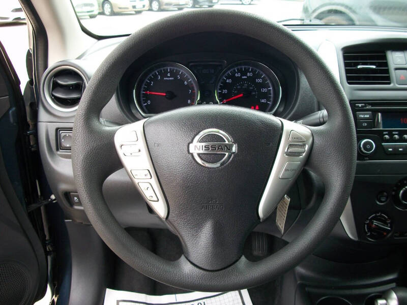 2016 Nissan Versa 1.6 SV