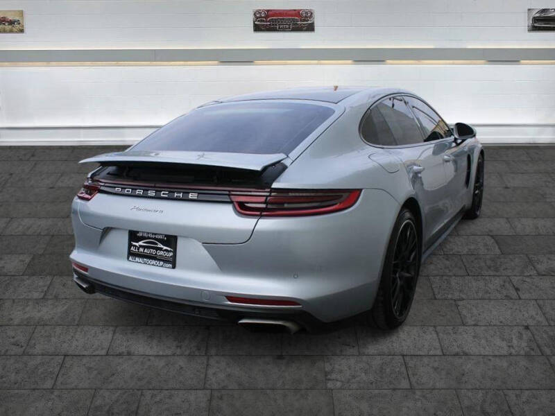 2018 Porsche Panamera 4