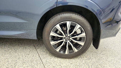 2025 Volvo XC60 B5 Core Dark Theme