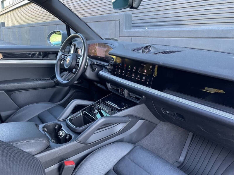 2024 Porsche Cayenne E-Hybrid