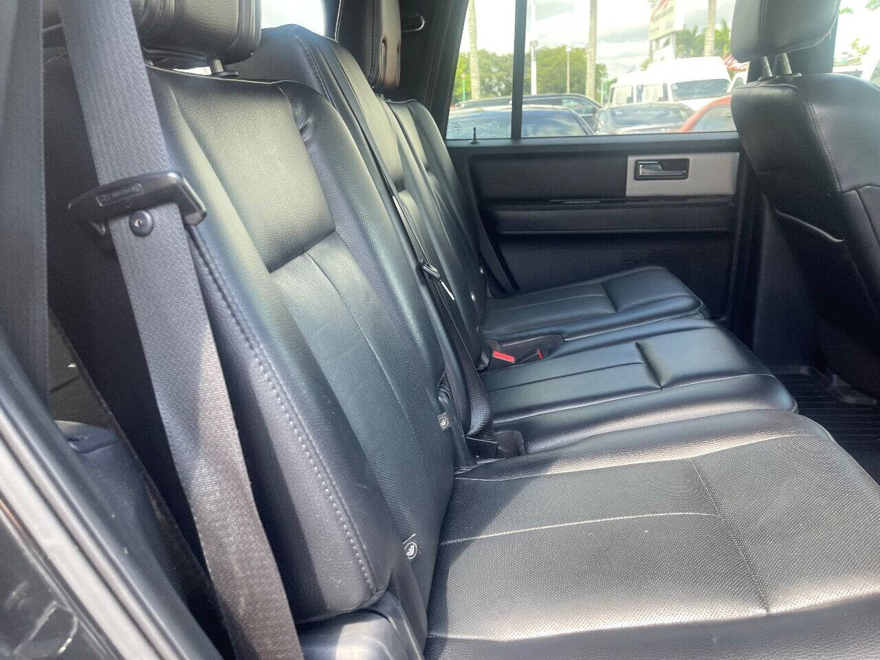2015 Ford Expedition SUV / Crossover - $15,900