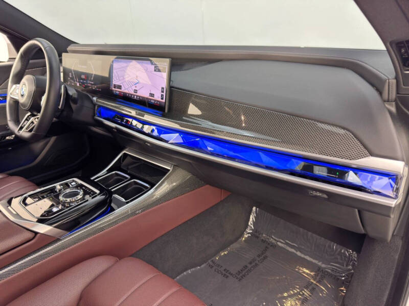 2023 BMW 7 Series 740i