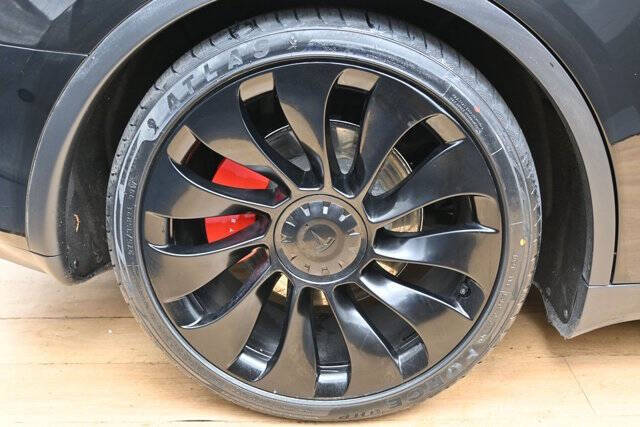 2024 Tesla Model Y Performance