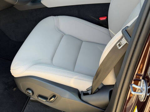 2026 Volvo XC90 T8 Plus 7P