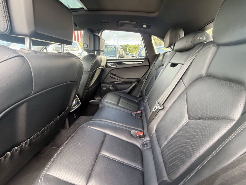 2020 Porsche Macan S