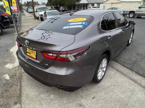 2022 Toyota Camry LE