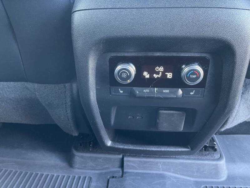 2024 GMC Acadia Elevation