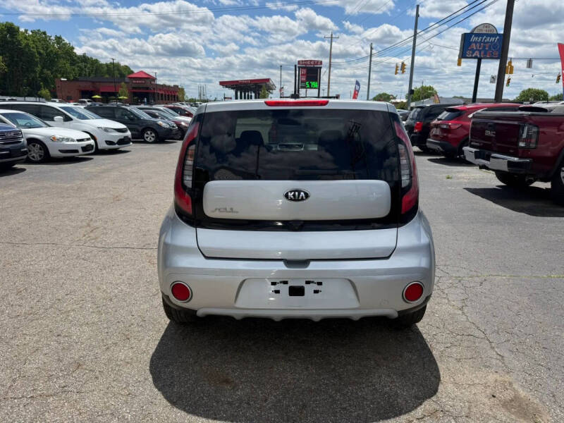 2019 Kia Soul +