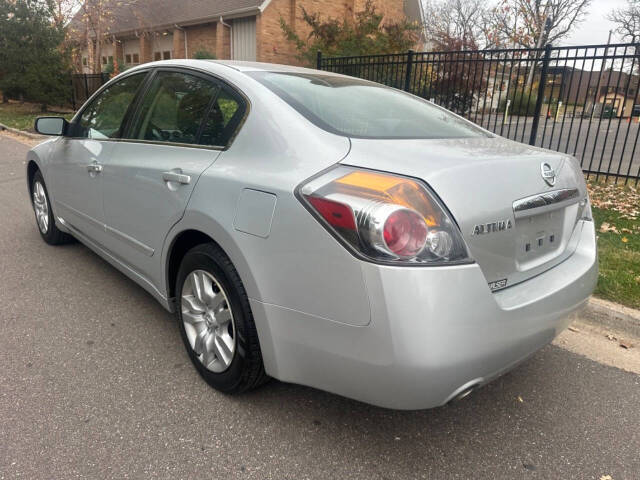 2009 Nissan Altima for sale at JUST AUTOS in MINNEAPOLIS, MN