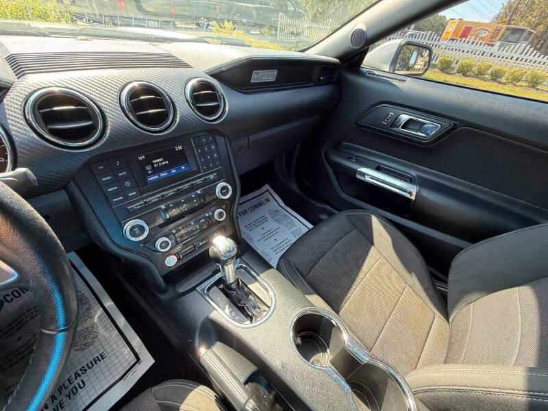 2016 Ford Mustang V6