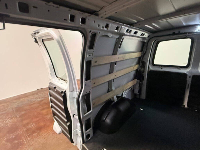 2024 GMC Savana 2500