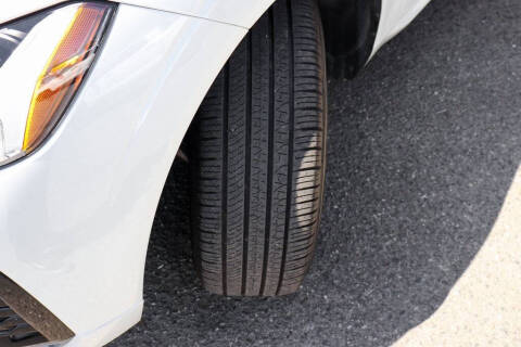 2024 Volvo XC60 B5 Core Dark Theme