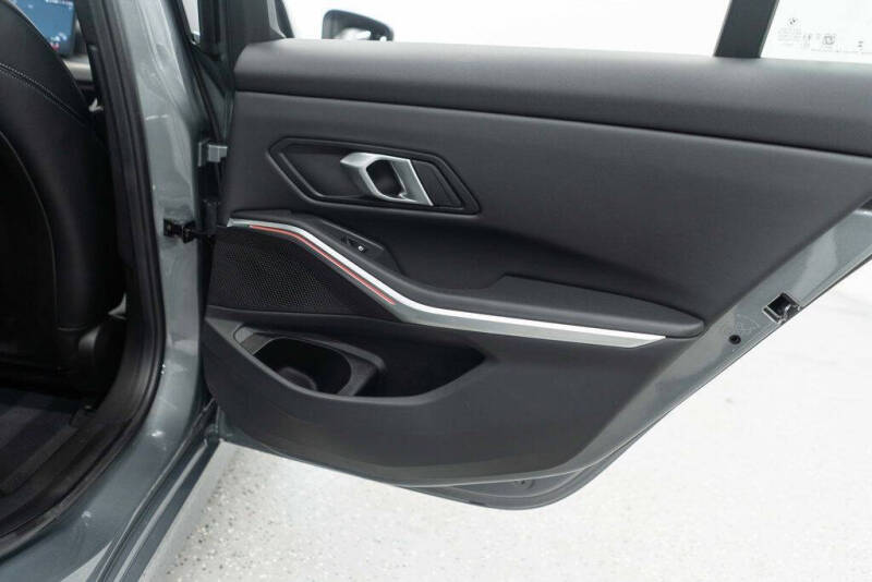 2025 BMW 3 Series 330i xDrive