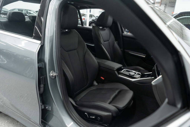 2024 BMW 3 Series 330e xDrive