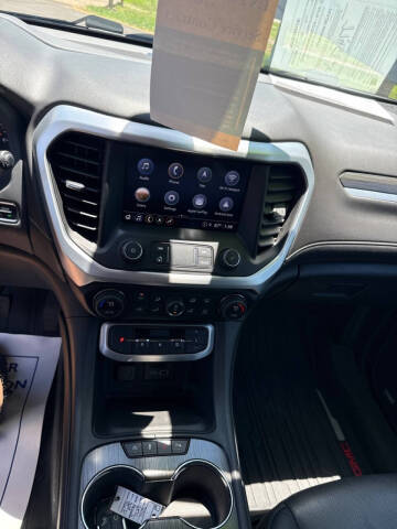 2022 GMC Acadia SLT
