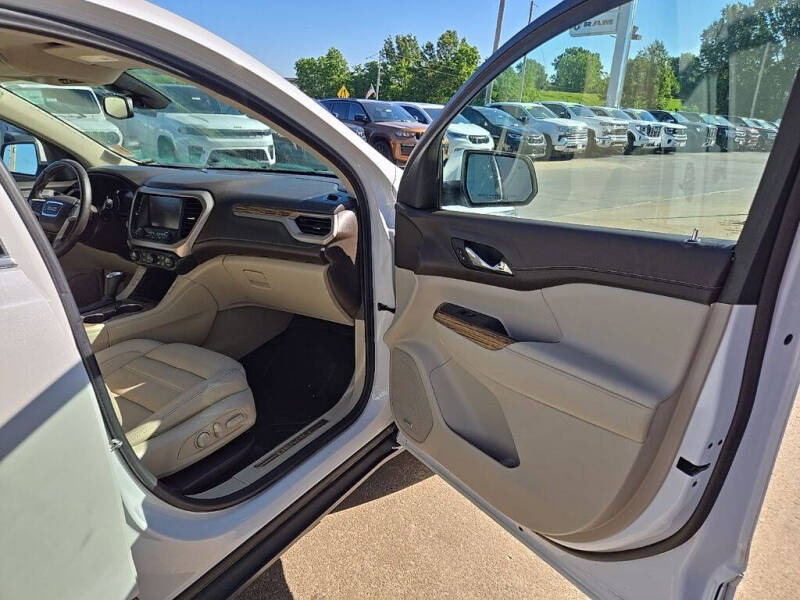 2019 GMC Acadia Denali